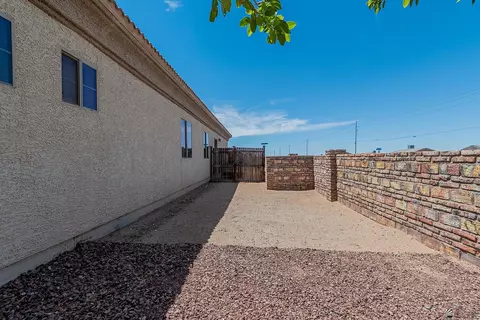 Exterior - 10112 E 36 St, Yuma, AZ 85365 photo 3 of 10