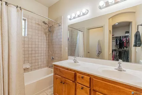 Bath - 10112 E 36 St, Yuma, AZ 85365 photo 1 of 2