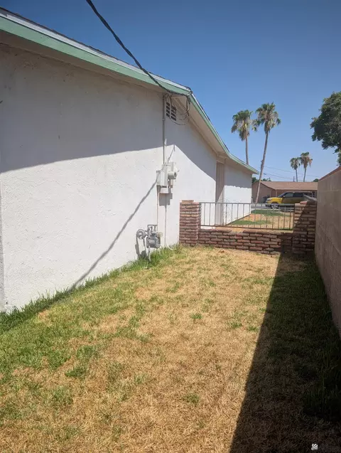 Exterior - 254 E Mesquite, Yuma, AZ 85364 photo 8 of 9