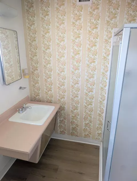 Bath - 254 E Mesquite, Yuma, AZ 85364 photo 3 of 4