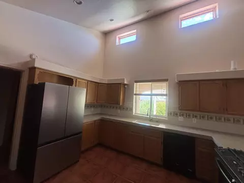 Kitchen - 13870 E 49 Ln, Yuma, AZ 85367 photo 4 of 6