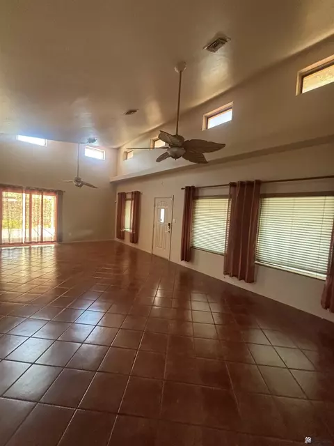 Living - 13870 E 49 Ln, Yuma, AZ 85367 photo 2 of 2