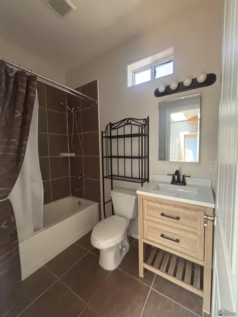 Bath - 13870 E 49 Ln, Yuma, AZ 85367 photo 4 of 4
