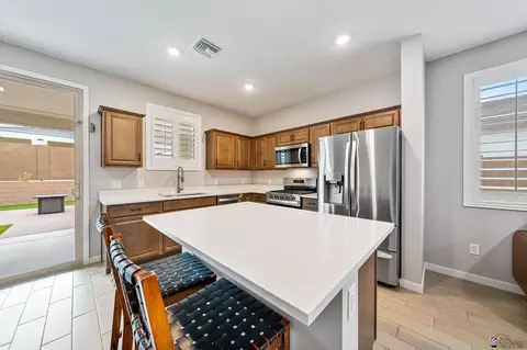 Kitchen - 7631 E 35 Pl, Yuma, AZ 85367 photo 3 of 4
