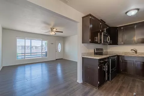 Living - 910 E 25 Pl, Yuma, AZ 85365 photo 4 of 4