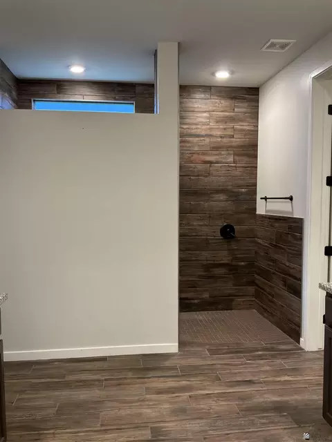 Bath - 14814 E 41 St, Yuma, AZ 85367 photo 2 of 4
