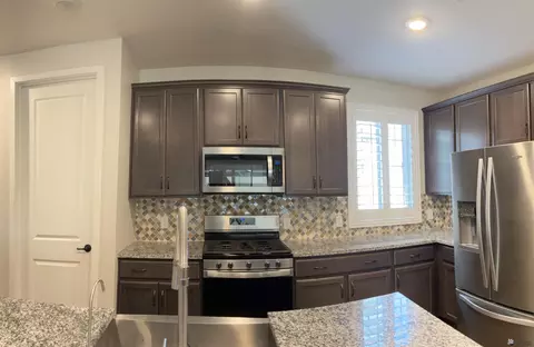 Kitchen - 14814 E 41 St, Yuma, AZ 85367 photo 3 of 3