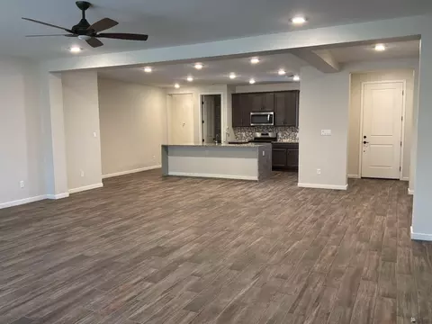 Living - 14814 E 41 St, Yuma, AZ 85367 photo 2 of 2