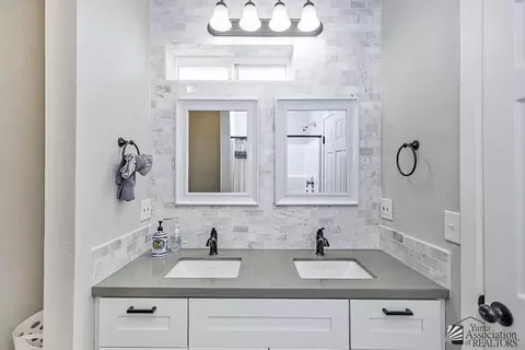 Bath - 13283 E 54 Dr, Yuma, AZ 85367 photo 3 of 5