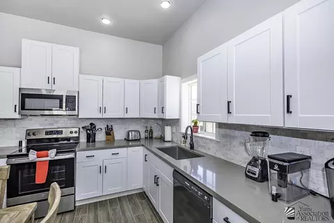 Kitchen - 13283 E 54 Dr, Yuma, AZ 85367 photo 3 of 4