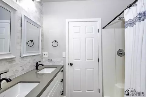 Bath - 13283 E 54 Dr, Yuma, AZ 85367 photo 2 of 5