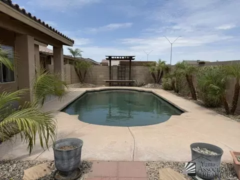 Exterior - 7922 E 36 Pl, Yuma, AZ 85365 photo 3 of 9