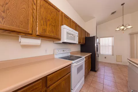 Kitchen - 11145 E 26 Ln, Yuma, AZ 85367 photo 2 of 6