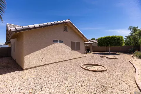Exterior - 11145 E 26 Ln, Yuma, AZ 85367 photo 4 of 6
