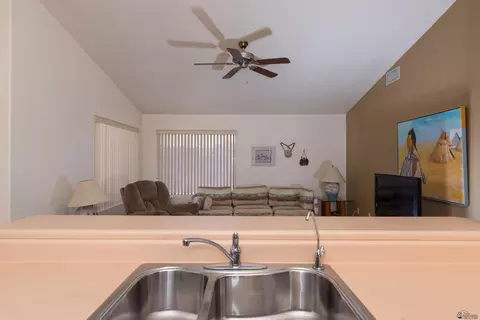 Kitchen - 11145 E 26 Ln, Yuma, AZ 85367 photo 4 of 6