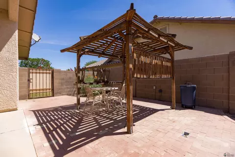 Exterior - 11145 E 26 Ln, Yuma, AZ 85367 photo 5 of 6