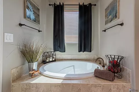 Bath - 14680 E 46 Loop, Yuma, AZ 85367 photo 3 of 5