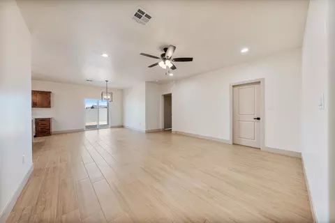 Living - 7822 E 35 Pl, Yuma, AZ 85365 photo 1 of 3