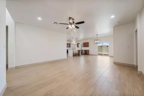 Living - 7822 E 35 Pl, Yuma, AZ 85365 photo 2 of 3