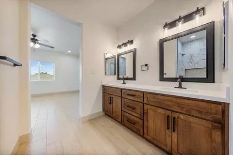 Bath - 7822 E 35 Pl, Yuma, AZ 85365 photo 2 of 4