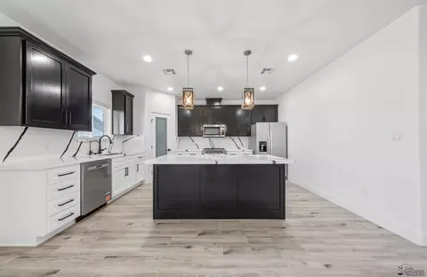 Kitchen - 7968 E 35 Pl, Yuma, AZ 85365 photo 6 of 6