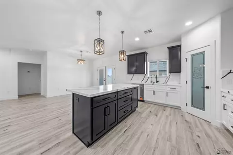 Kitchen - 7968 E 35 Pl, Yuma, AZ 85365 photo 2 of 6