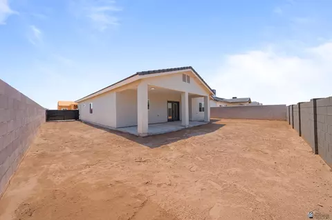 Exterior - 7968 E 35 Pl, Yuma, AZ 85365 photo 3 of 3