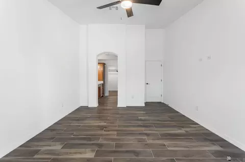 Living - 10744 E 45 Ln, Yuma, AZ 85367 photo 4 of 4