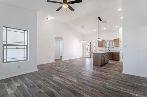 Living - 10744 E 45 Ln, Yuma, AZ 85367 photo 1 of 4