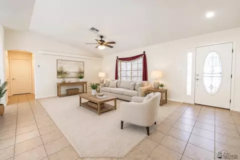 Living - 11605 E 26 Ln, Yuma, AZ 85367 photo 1 of 3