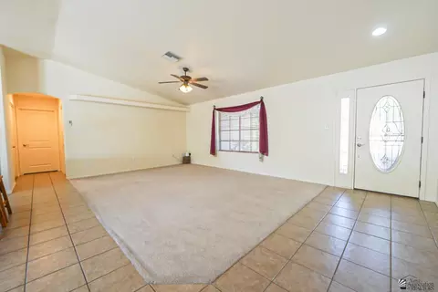 Living - 11605 E 26 Ln, Yuma, AZ 85367 photo 2 of 3