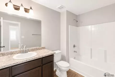 Bath - 7943 E 45 Ln, Yuma, AZ 85365 photo 1 of 3