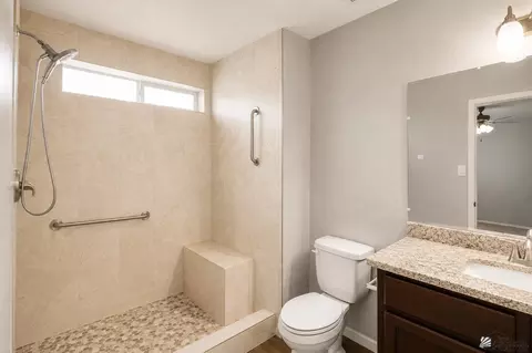 Bath - 7943 E 45 Ln, Yuma, AZ 85365 photo 2 of 3