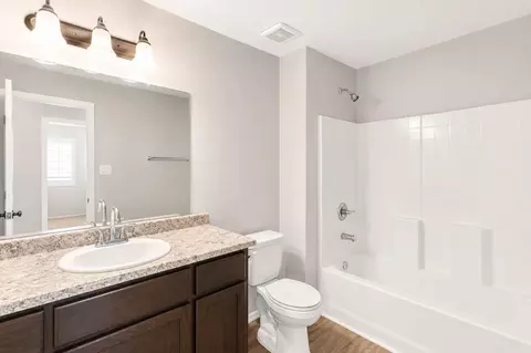 Bath - 7943 E 45 Ln, Yuma, AZ 85365 photo 1 of 3