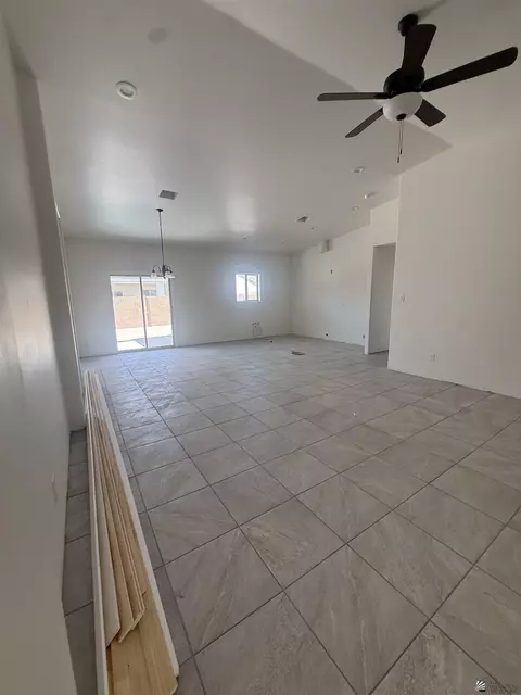 Living - 12654 E 51 Ln, Yuma, AZ 85367 photo 4 of 5