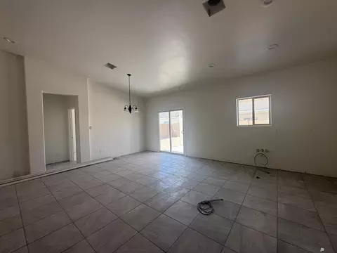 Living - 12654 E 51 Ln, Yuma, AZ 85367 photo 1 of 5