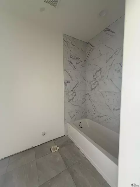 Bath - 12654 E 51 Ln, Yuma, AZ 85367 photo 1 of 2