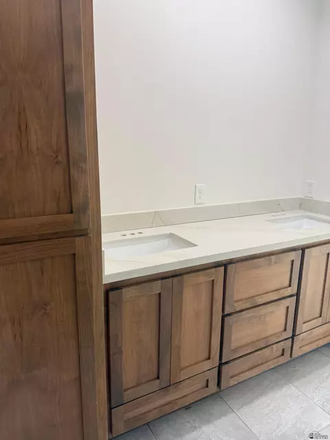 Bath - 12654 E 51 Ln, Yuma, AZ 85367 photo 3 of 6