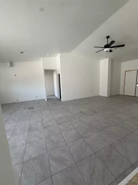Living - 12654 E 51 Ln, Yuma, AZ 85367 photo 5 of 5