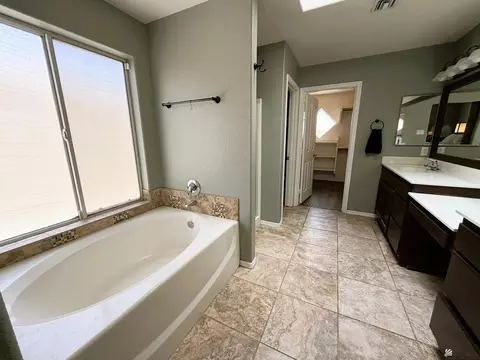 Bath - 10600 E 34 Pl, Yuma, AZ 85365 photo 1 of 5
