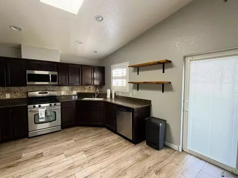 Kitchen - 10600 E 34 Pl, Yuma, AZ 85365 photo 5 of 5