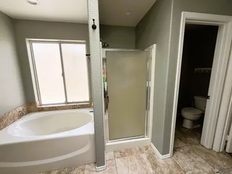 Bath - 10600 E 34 Pl, Yuma, AZ 85365 photo 3 of 5