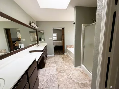 Bath - 10600 E 34 Pl, Yuma, AZ 85365 photo 2 of 5