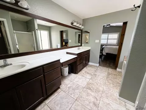 Bath - 10600 E 34 Pl, Yuma, AZ 85365 photo 4 of 5