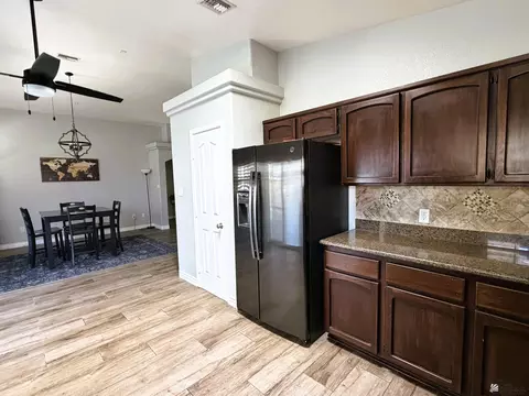 Kitchen - 10600 E 34 Pl, Yuma, AZ 85365 photo 3 of 5