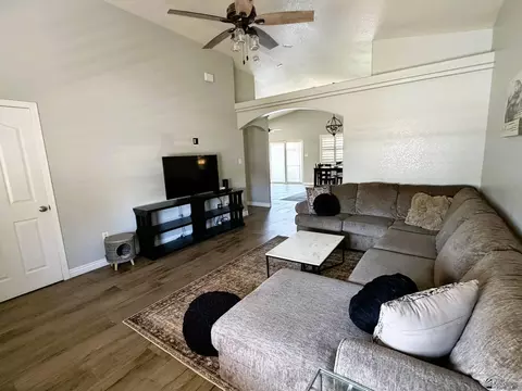 Living - 10600 E 34 Pl, Yuma, AZ 85365 photo 2 of 3
