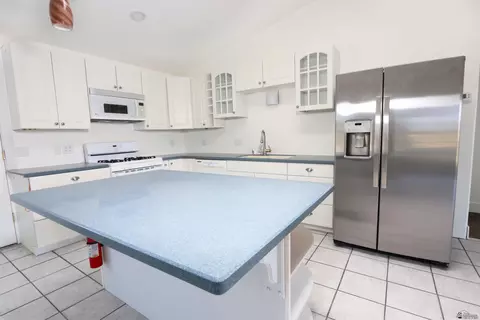 Kitchen - 9854 S Snipe Rd, Yuma, AZ 85365 photo 2 of 2
