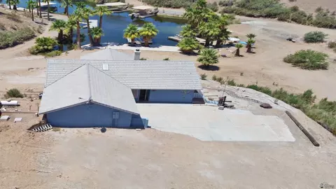 Exterior - 9854 S Snipe Rd, Yuma, AZ 85365 photo 2 of 12