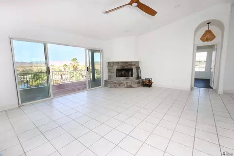 Living - 9854 S Snipe Rd, Yuma, AZ 85365 photo 1 of 2