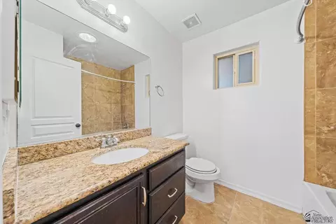 Bath - 11543 E 34 Pl, Yuma, AZ 85367 photo 1 of 4